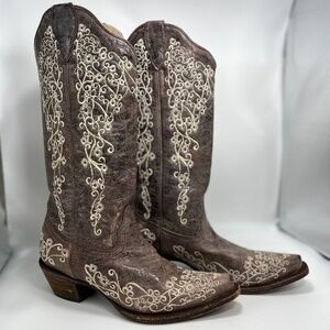 Corral, Vintage Brown, embroidered, leather boots.  6M.